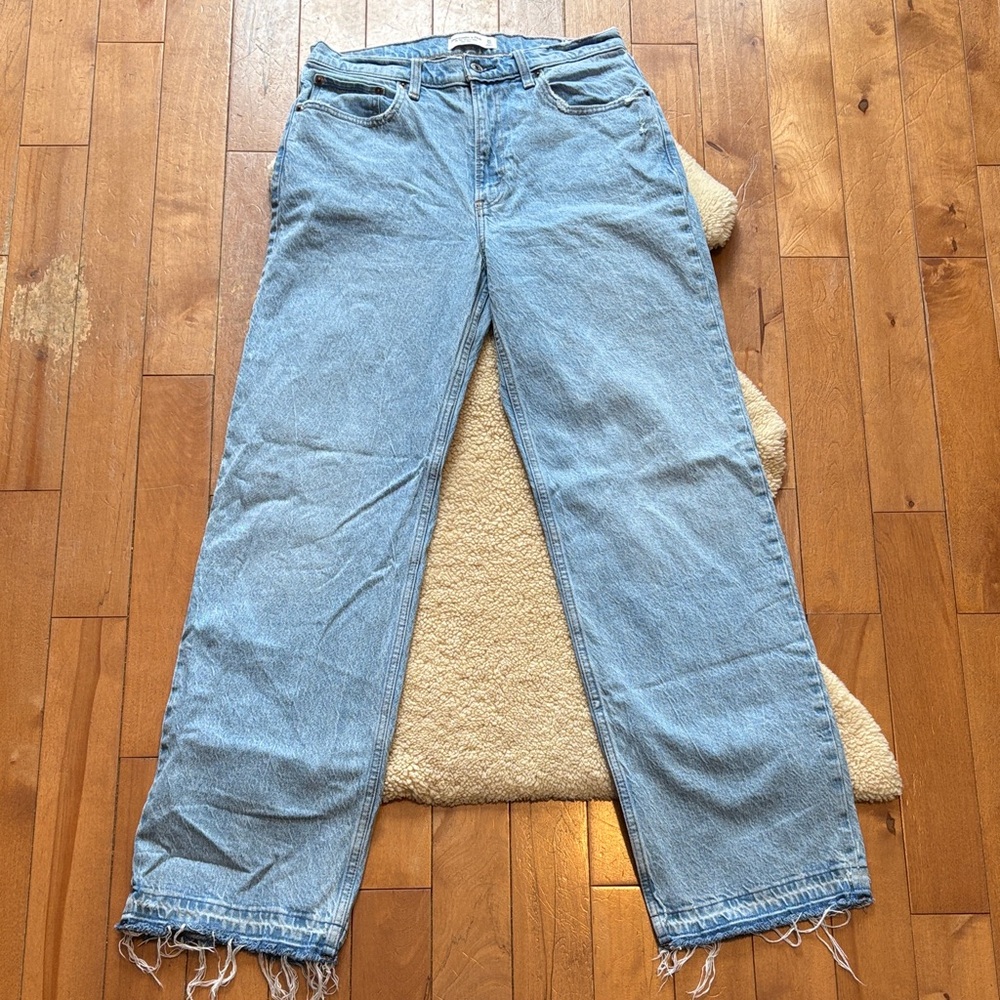 Abercrombie & Fitch 90’s Relaxed Jean, high rise, size 30/10L, tall